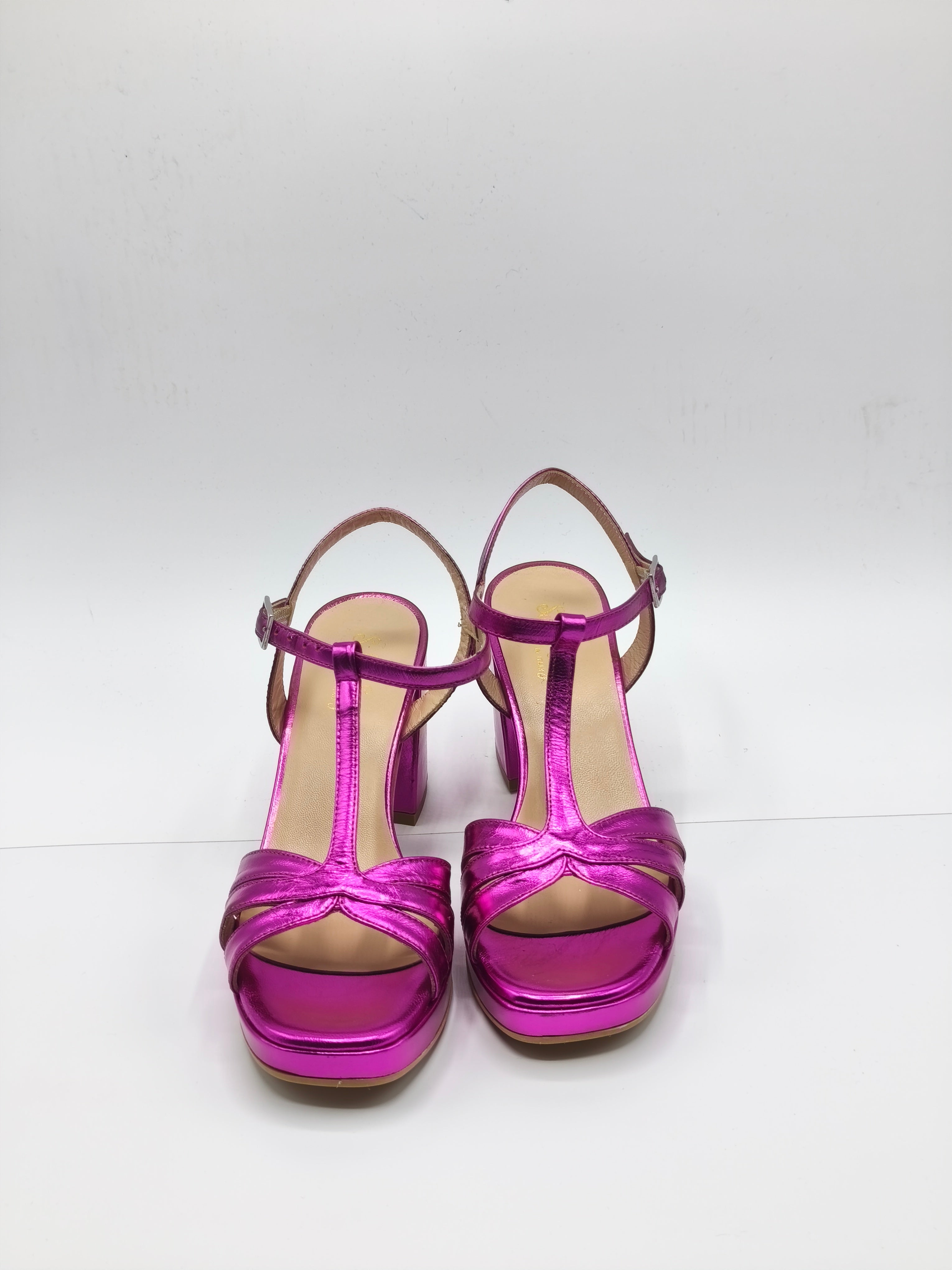 Sandali fuxia con plateau