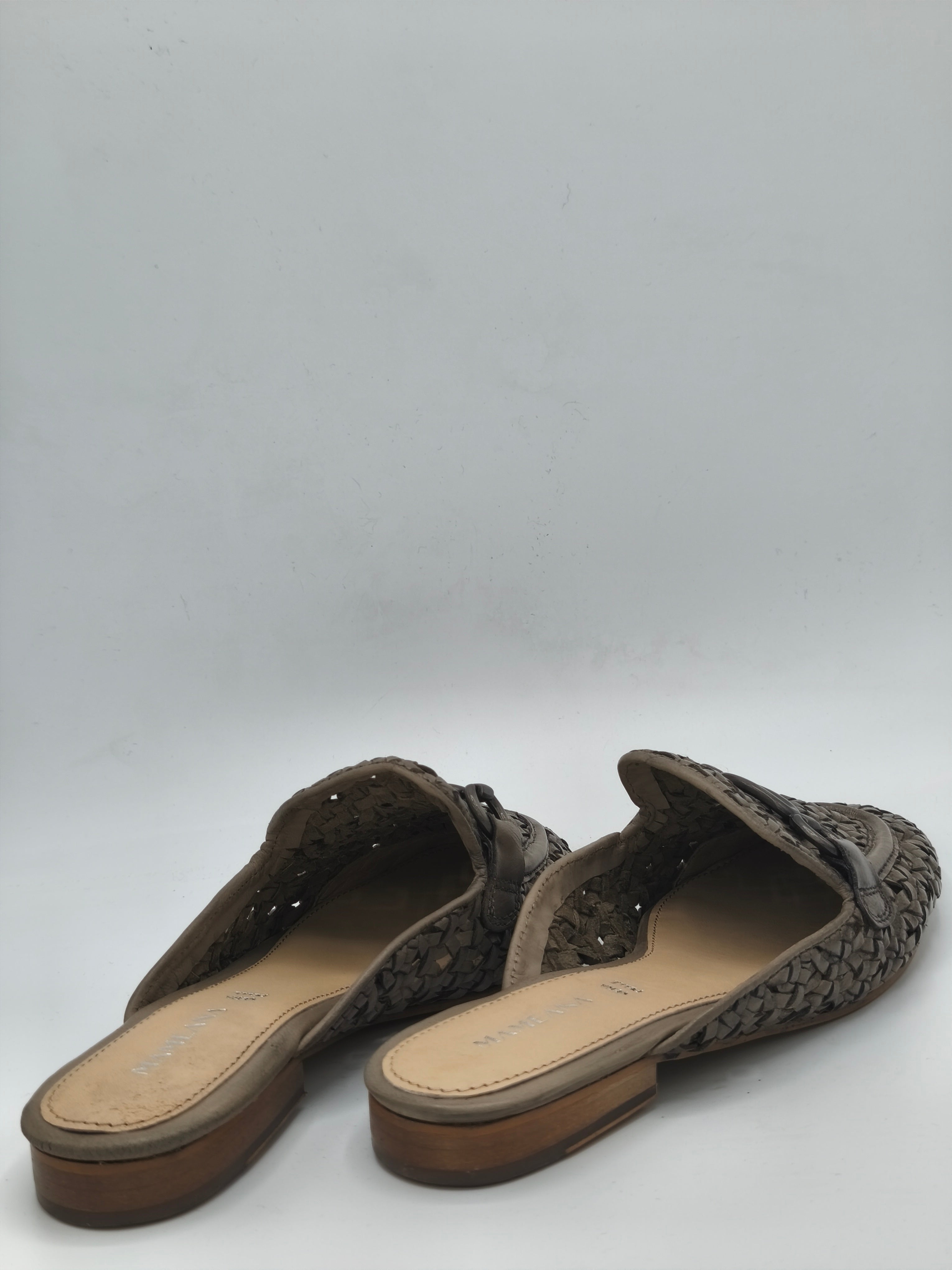 Sabot intrecciato in pelle