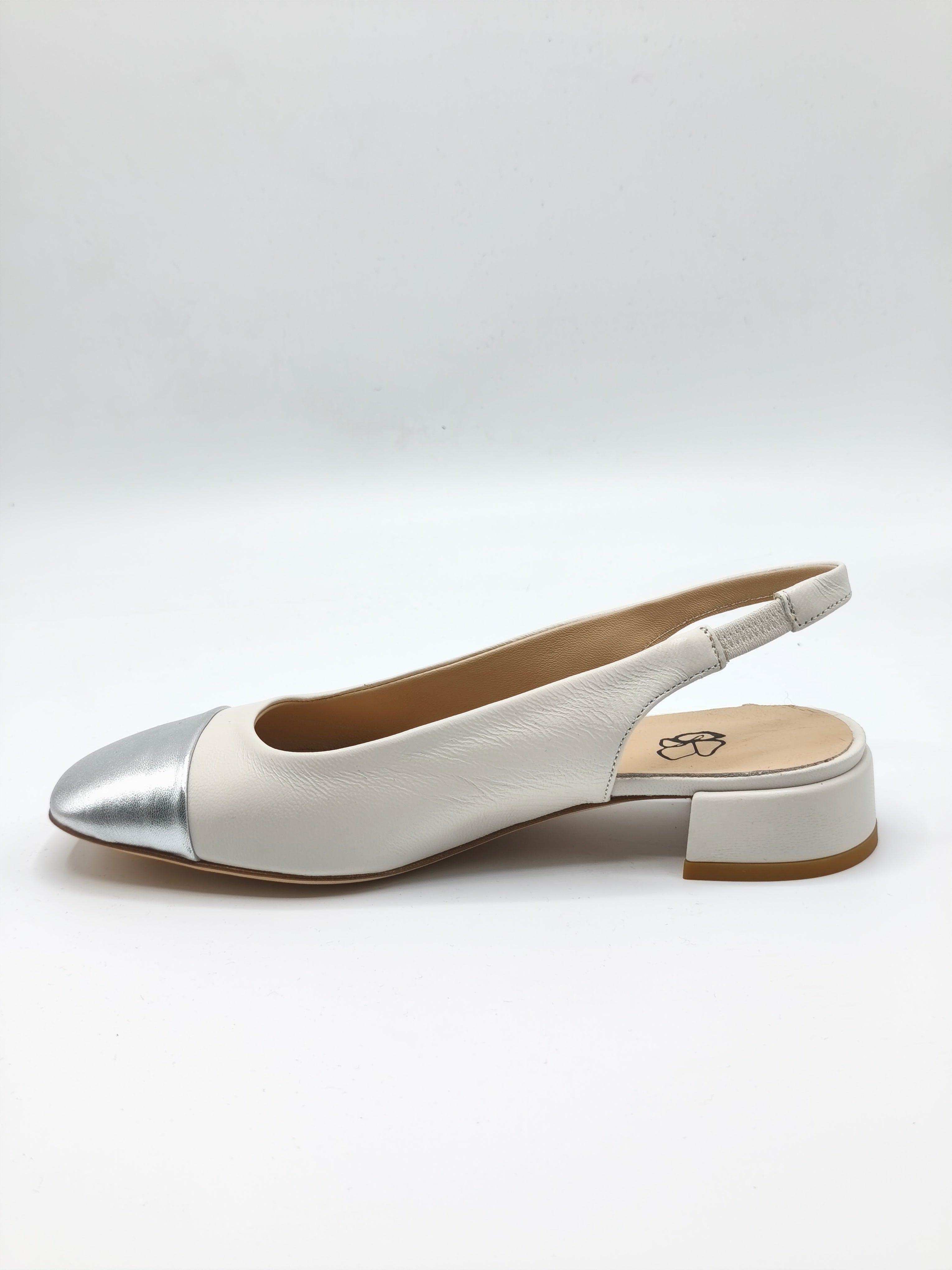 Slingback in pelle bianca/argento