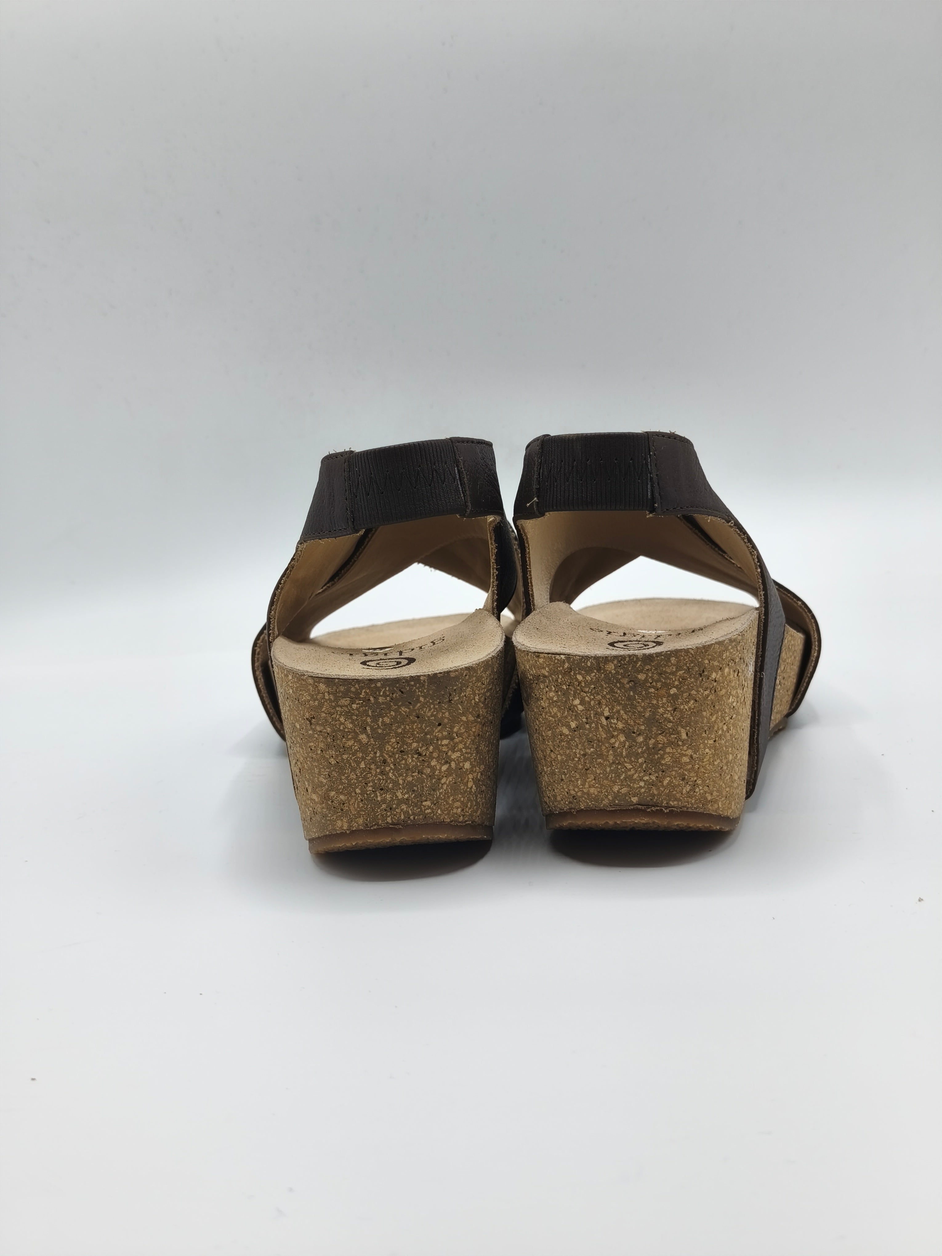 Sandali con zeppa in pelle