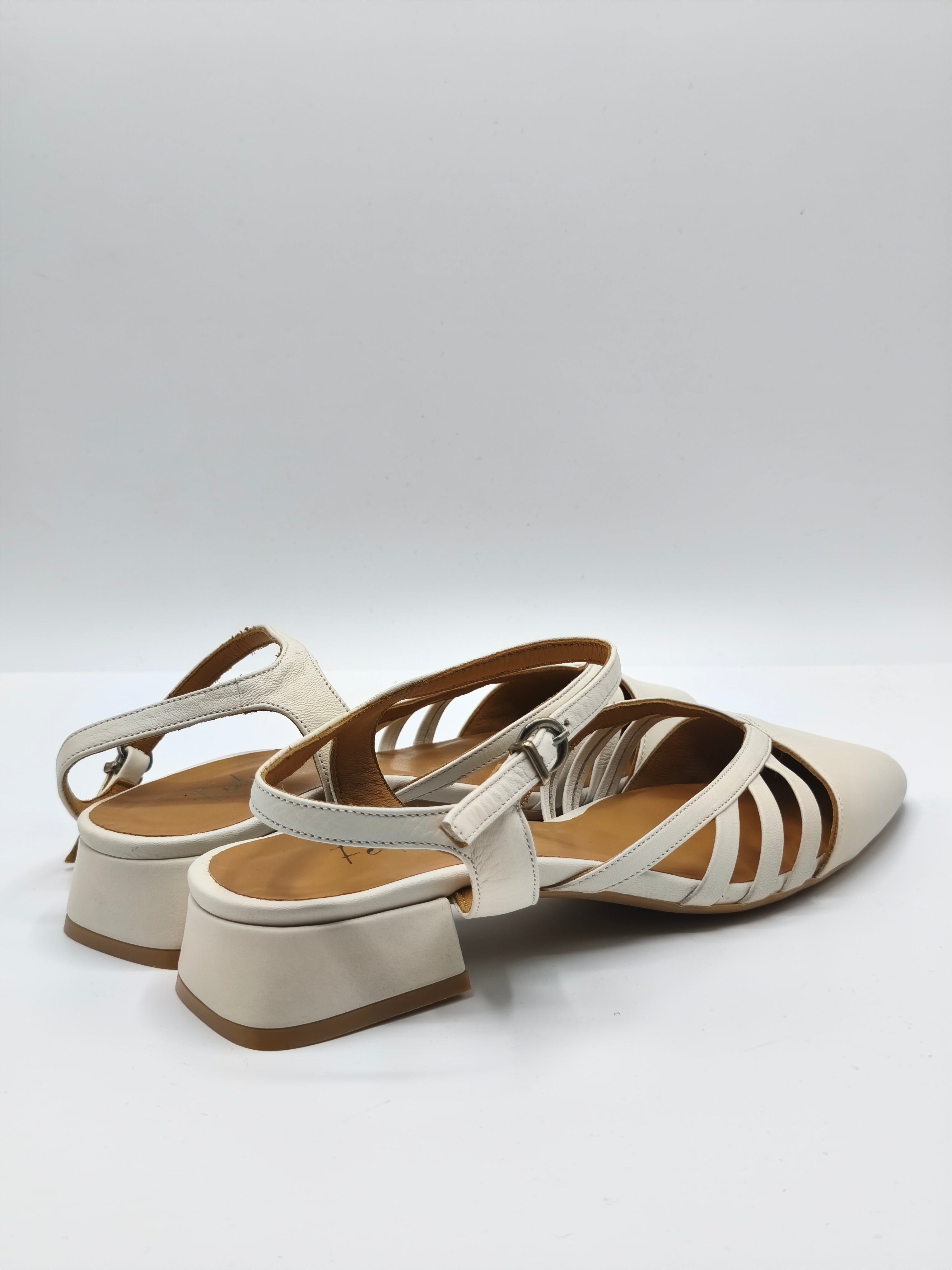 Slingback in pelle a punta