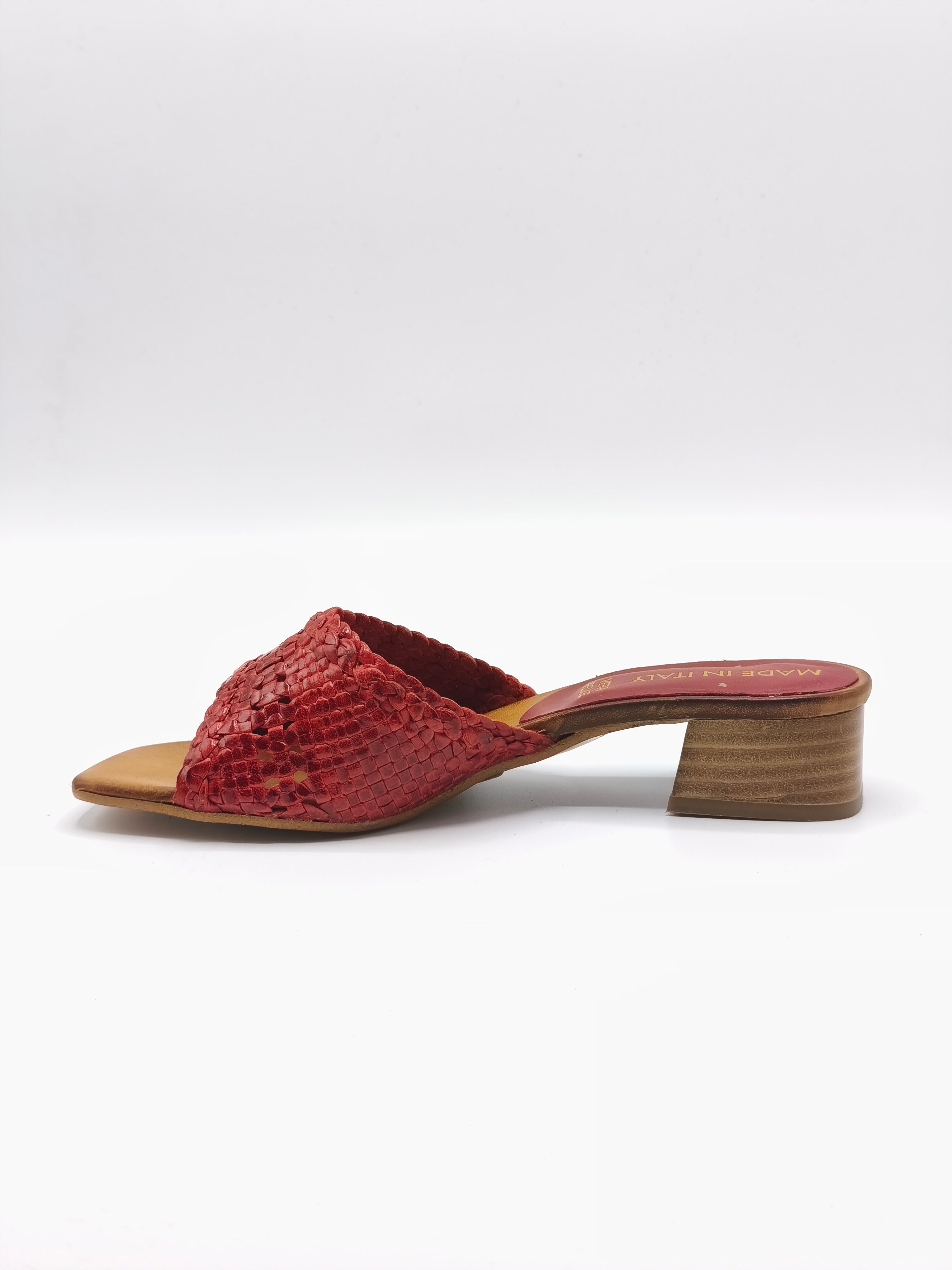 Scalzati  in pelle intrecciata