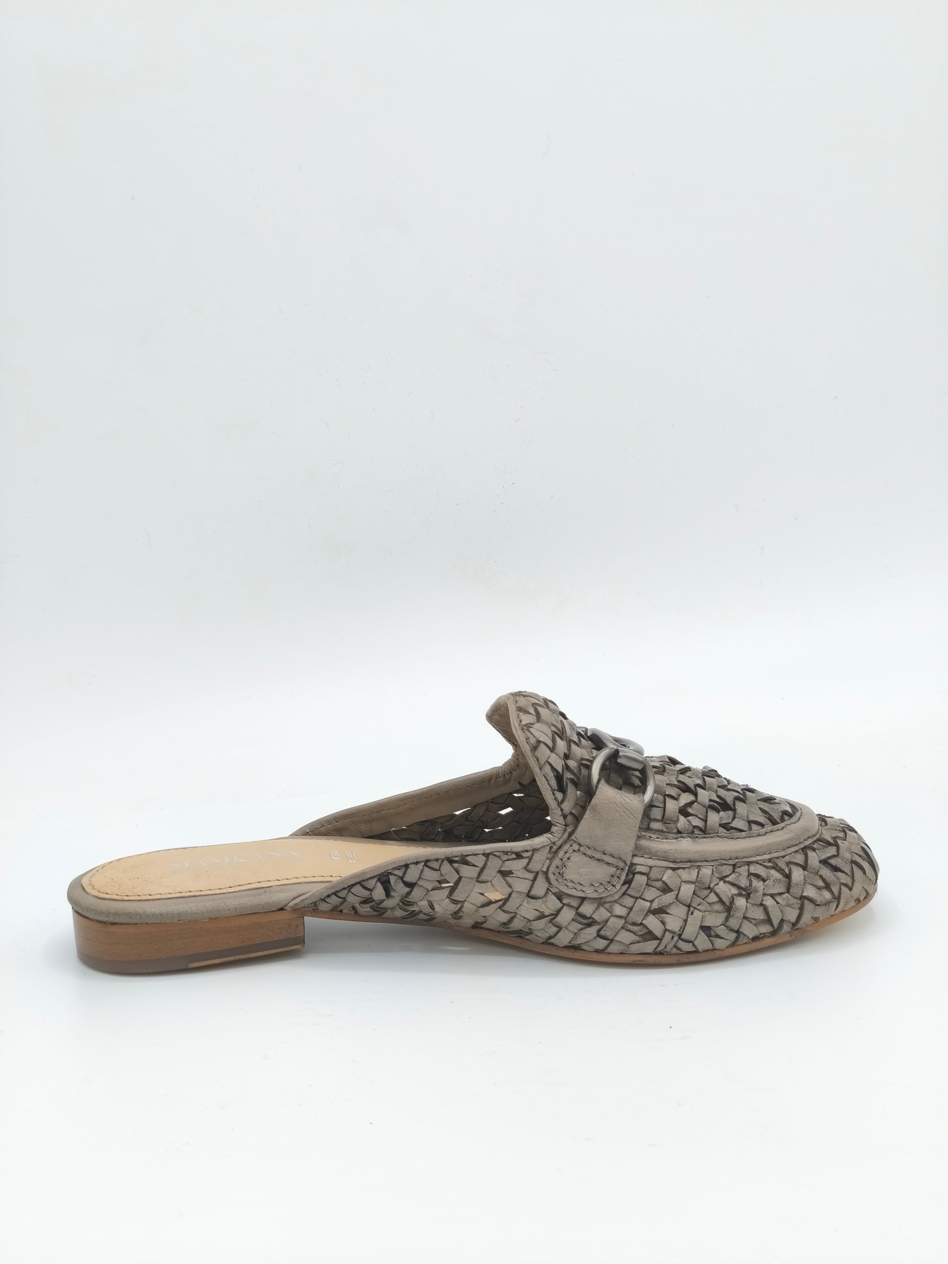 Sabot intrecciato in pelle