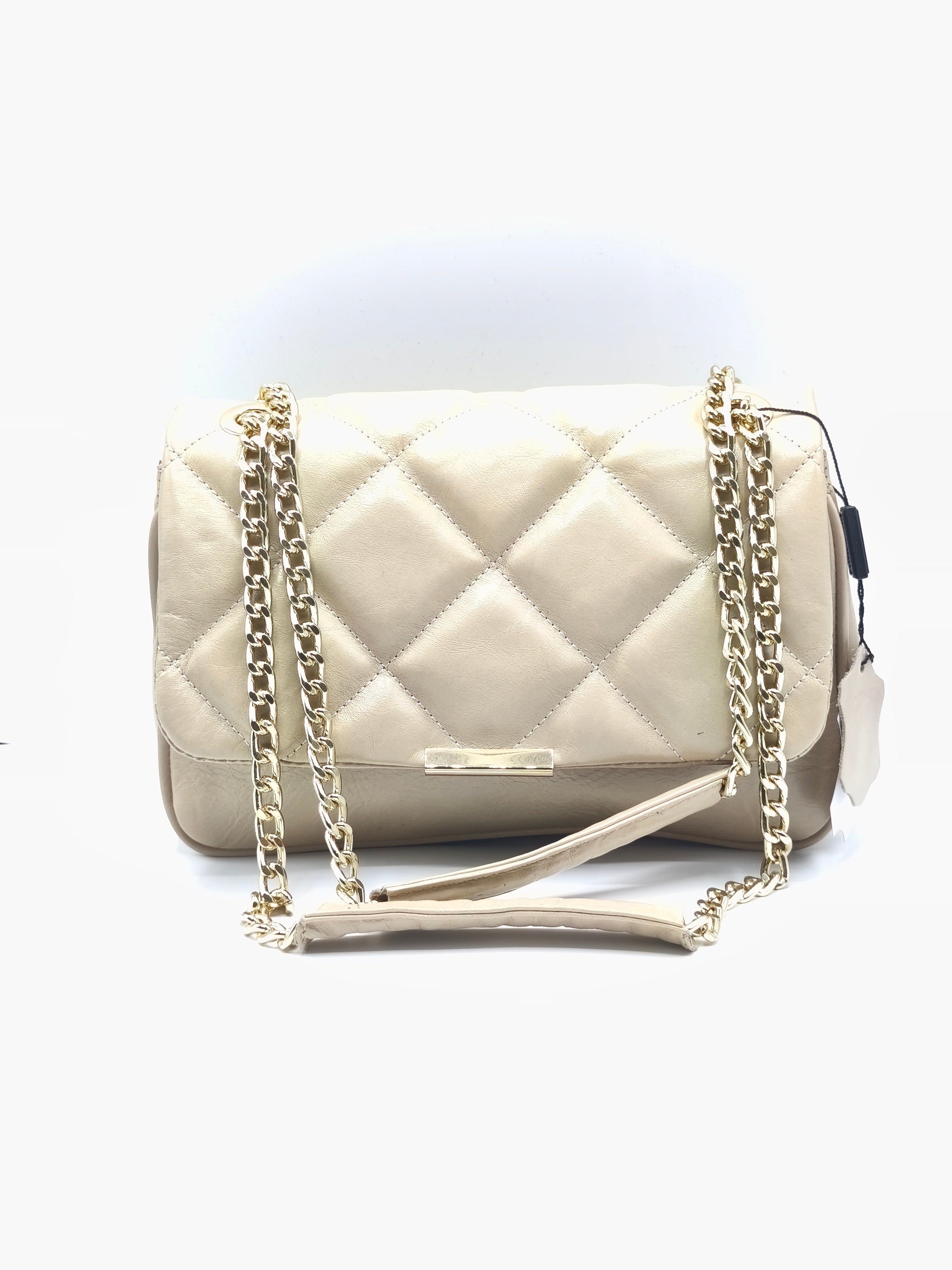 Borsa a spalla in pelle trapuntata beige con catena oro – Artigianato italiano