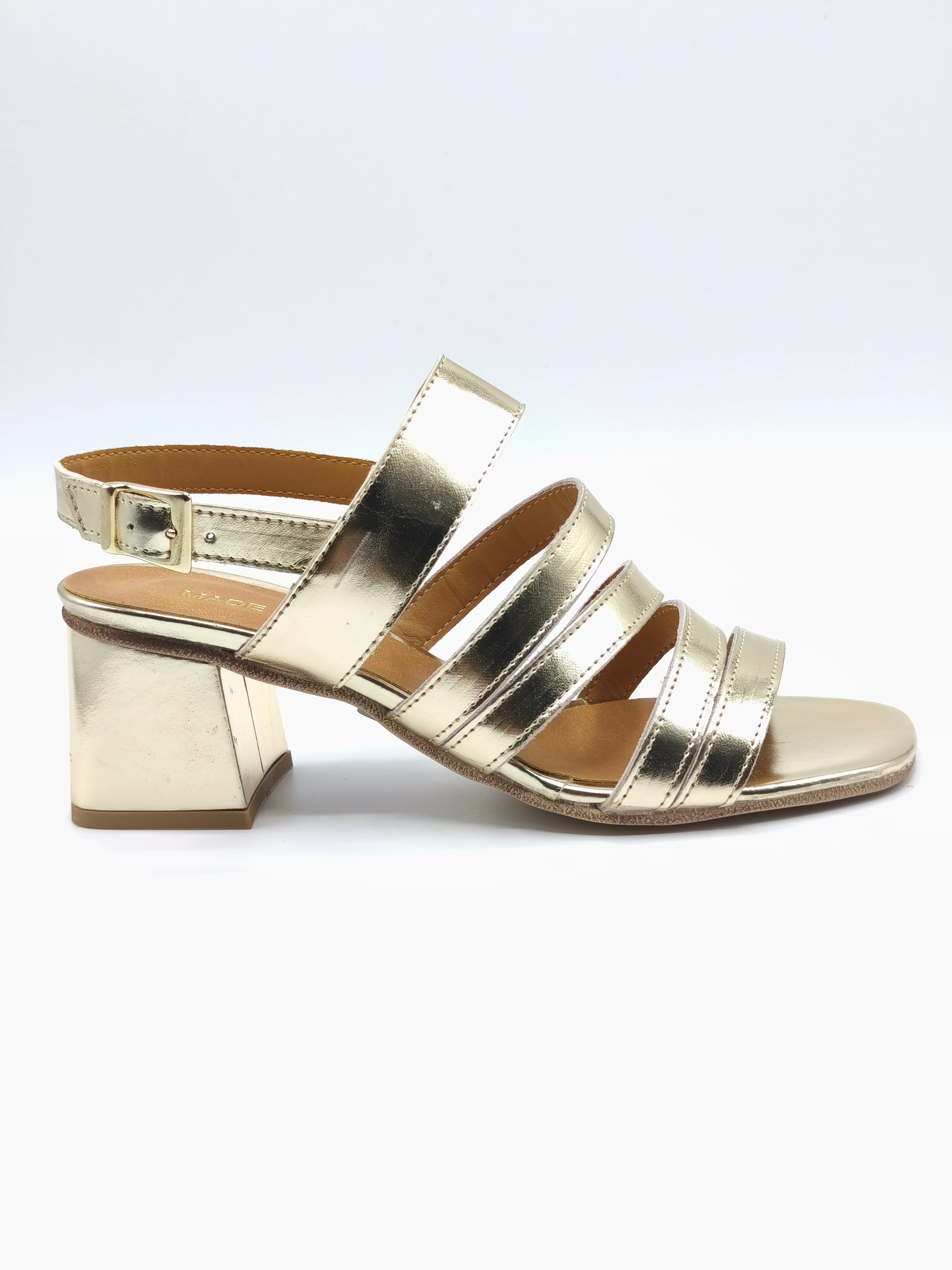 Sandali in pelle color oro
